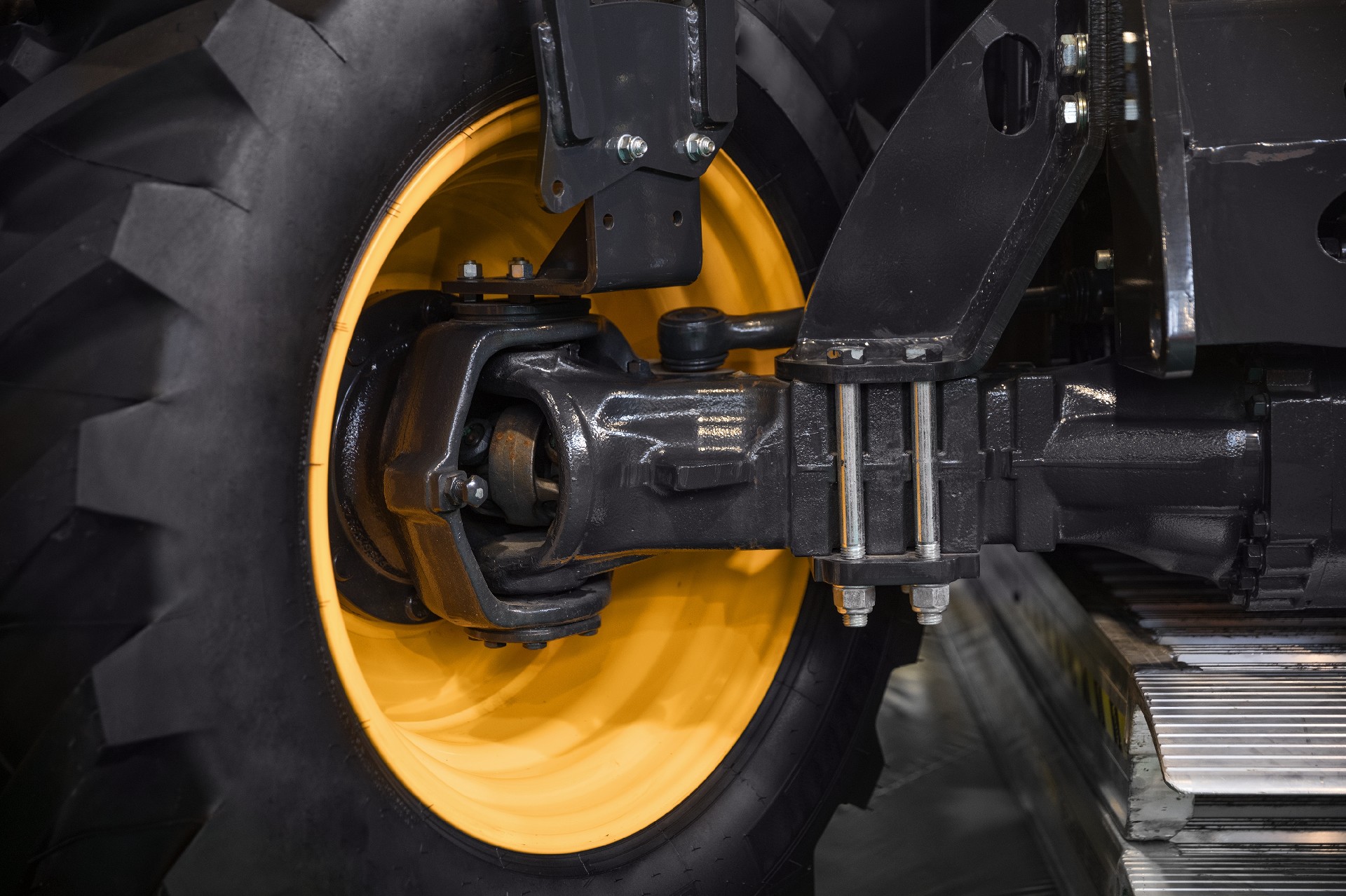 Analysis of Causes of Forklift Tire Wear and Tire Selection