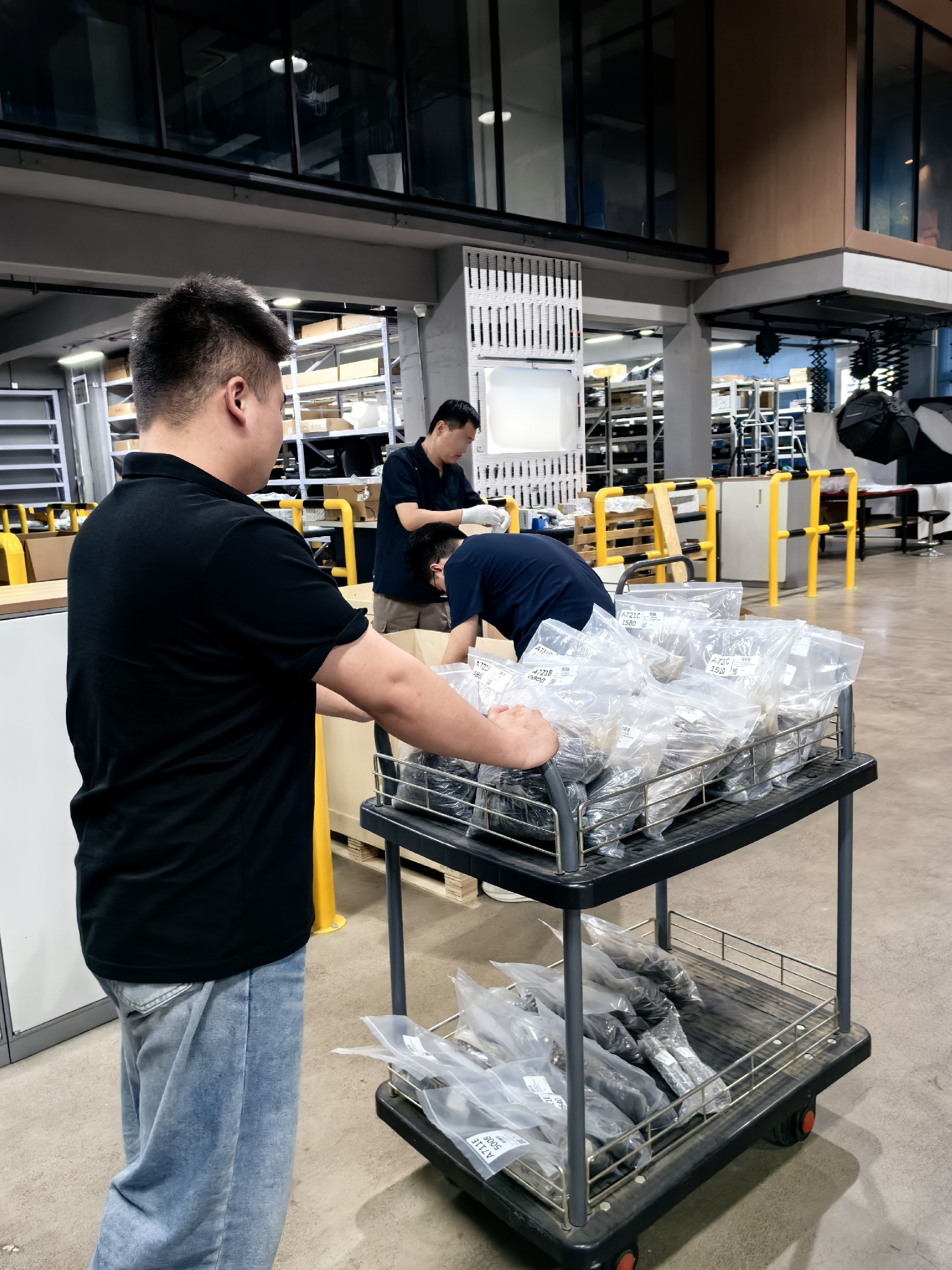 Toomotoo Forklift Parts Supply Company Expands Inventory with Large Batch of Hardware Parts for Major Forklift Brands